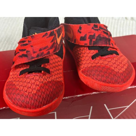 Nike Kyrie 2 TD Shoes Toddler Size 4C Red Black Hook & Loop Strap Basketball - Picture 4 of 8